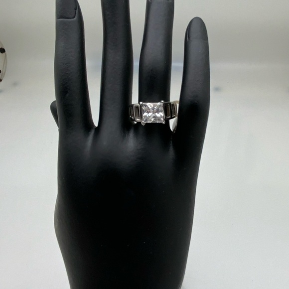 NEW! Unique large CZ Diamond stainless steel ring - Picture 7 of 10